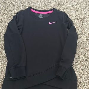 Girls nike black and pink long sleeve size 6-7 yrs